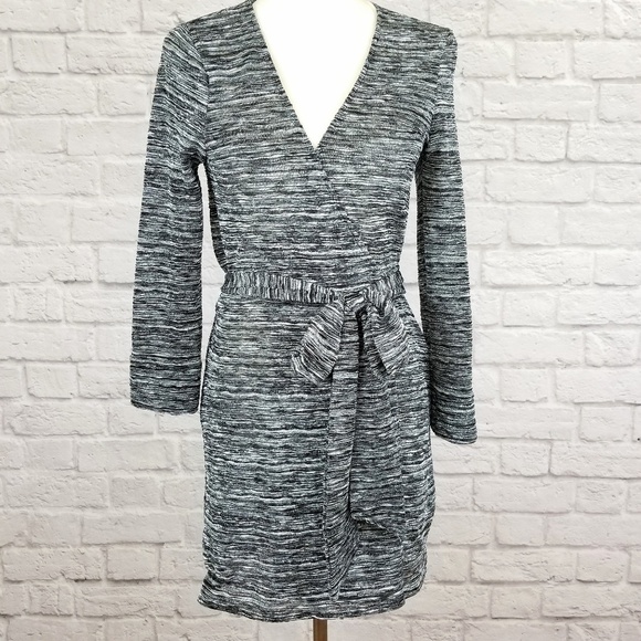 T-bags Los Angeles black white wrap long sleeve v neck sweater dress size XS - Picture 3 of 8